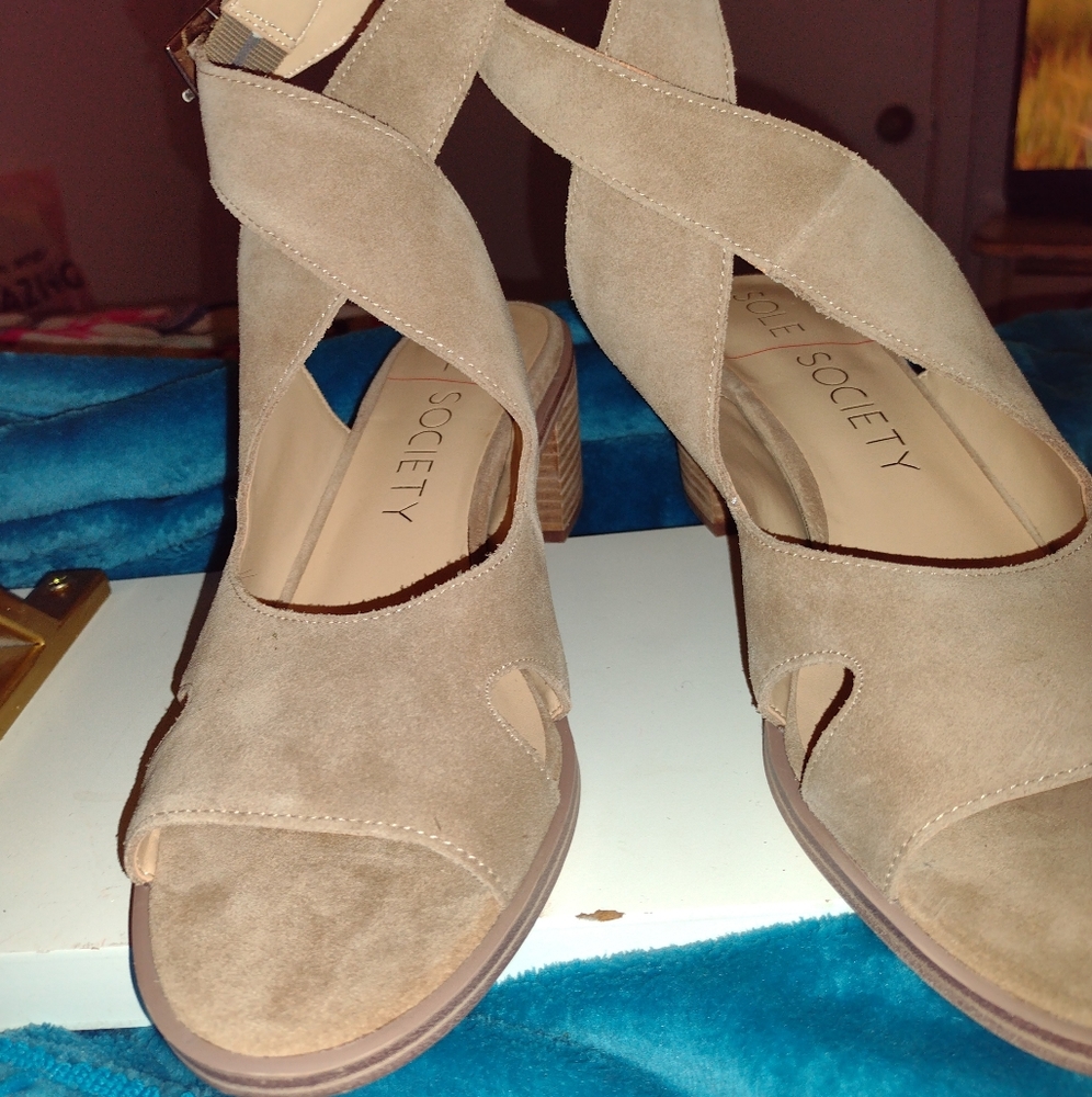 Sole/Society ,never worn without tags heels